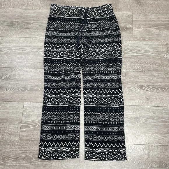 Old Navy Micro Fleece Pajama Lounge Pants Bundle of Two Size M - Picture 10 of 16